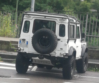 Defender 90 completamente preparato Herero