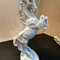 Scultura cavallo marmo bianco carrara