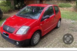 Citroen C2 adatta a neopatentati