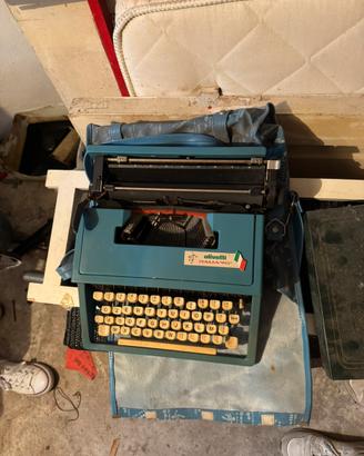 Macchina da Scrivere Olivetti