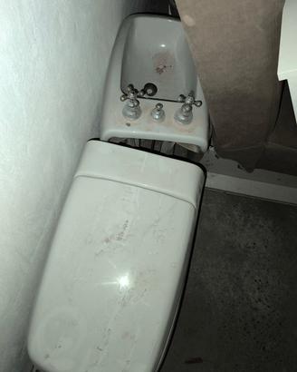 Sanitari wc e bidet con rubinetteria 