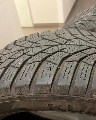 4 Pneumatici Invernali 215/55 R17 98V Kumho Winter