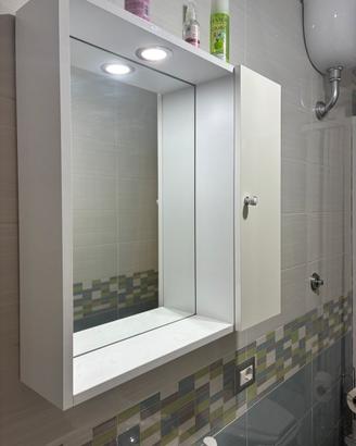 Mobiletto specchio bagno