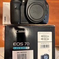 Canon EOS 7-D con accessori 