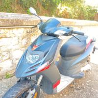 Aprilia sr motard 50