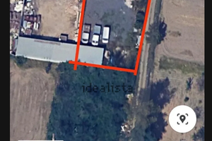 Terreno con capannone in ferro e servizi