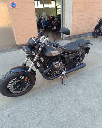 Moto Guzzi Bobber v9