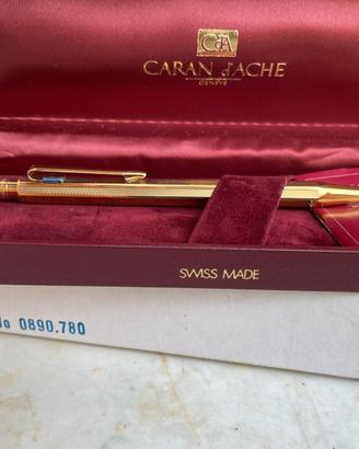 Penna Caran D’ache placcata oro