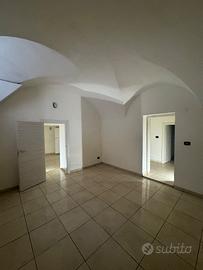 Viale Vittorio Veneto - Appartamento 80 mq - vuoto
