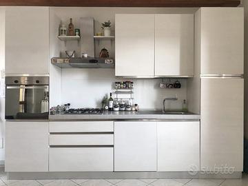 Cucina lineare bianca completa - buone condizioni