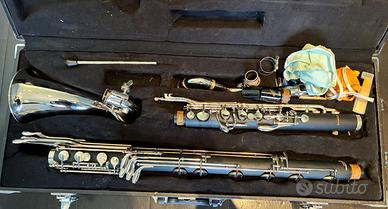 clarinetto basso Comet con custodia e accessori