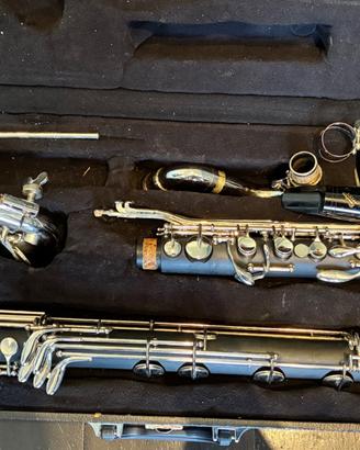 clarinetto basso Comet con custodia e accessori