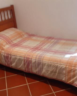Letto singolo in legno IKEA