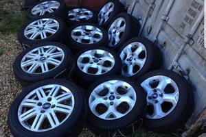 Cerchi e gomme ford ataco 4 buloni