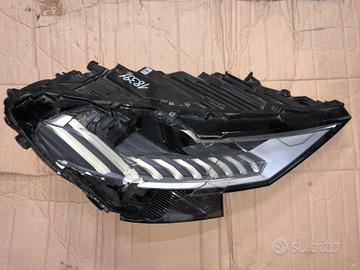 Faro anteriore Audi Q8