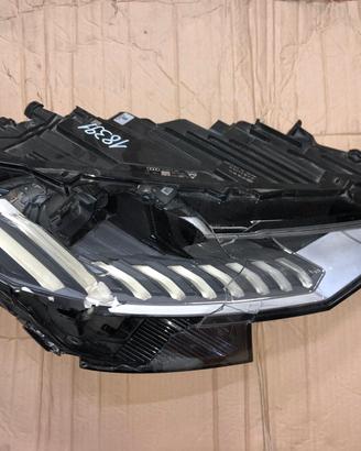 Faro anteriore Audi Q8