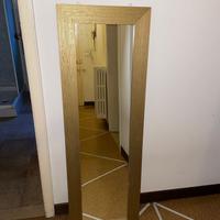 Specchio rettangolare con cornice dorata moderna