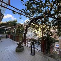 3 LOCALI A NAPOLI