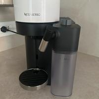 Macchina caffé Nespresso Vertuo Latttissima Bianca