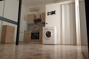 Monolocale via salento angolo via umbria