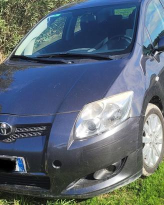 Toyota Auris 2.0 D-4D  – Soli 135.000 km originali