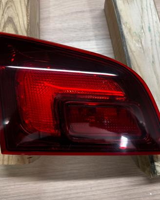 Faro Posteriore SX portellone Opel Astra J SW