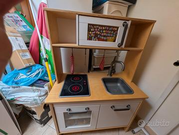 Cucina giocattolo per bambini