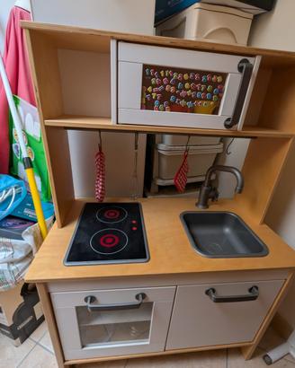 Cucina giocattolo per bambini