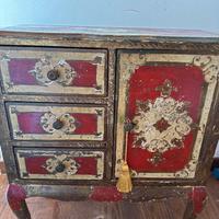 Mobiletto stile barocco vintage