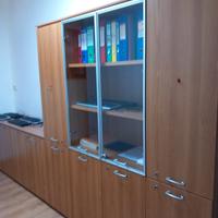 Mobile con vetrinetta e scrivania