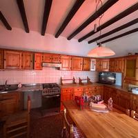 Svuota casa -mobili in legno -cucina gratis