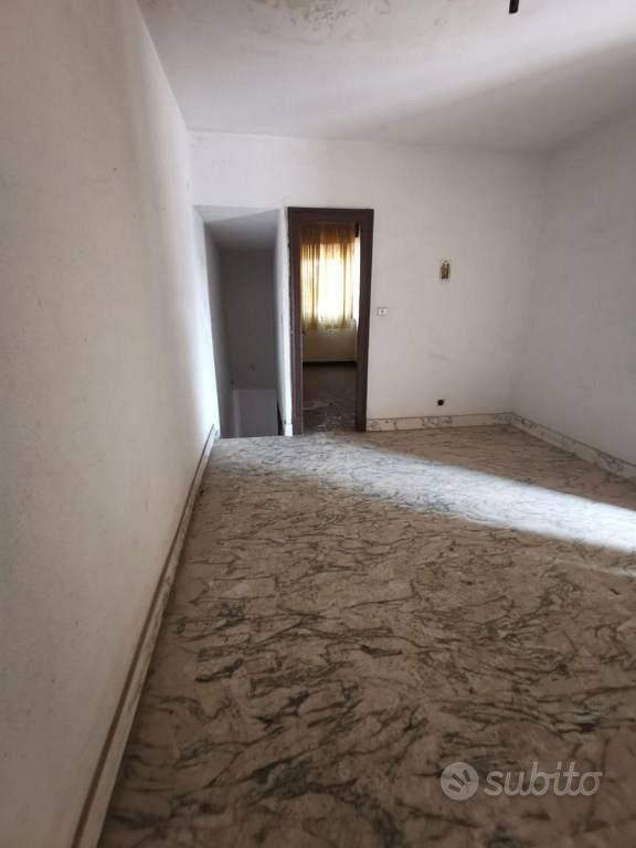 Villa di 200 m² con più di 5 locali a Riposto - Vista 6
