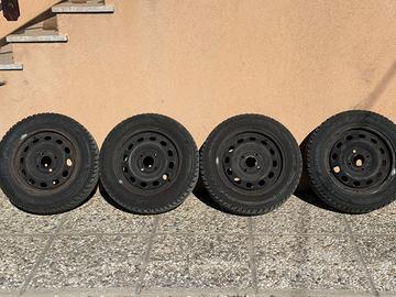 Pneumatici 185/60R14+cerchi in ferro