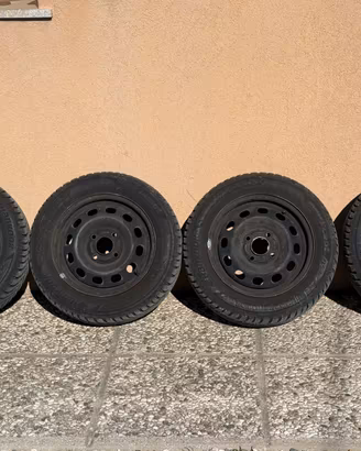 Pneumatici 185/60R14+cerchi in ferro