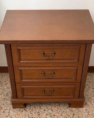 Comò in legno con 3 cassetti – stile classico