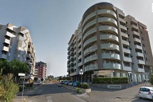SINGOLE PER RAGAZZE ROGES di RENDE (METROPOLIS)