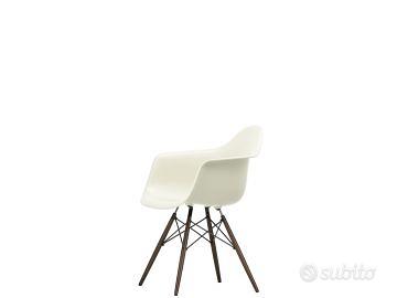 Sedia Vitra Eames Plastic Armchair RE DAW