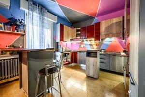 INDIPENDENTE IN ZONA CENTRALE CON AMPIE METRATURE