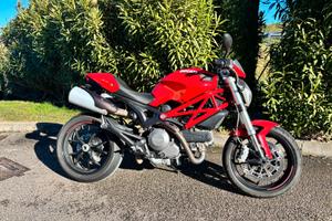 Ducati Moster 796