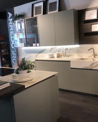 Cucina nuova a prezzo di fabbrica con penisola