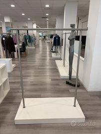 Stand appendiabiti base legno e rotelle a s