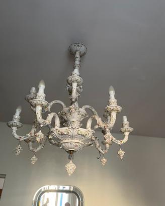 Lampadario e applique in Capodimonte