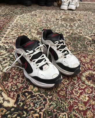 Nike Monarch