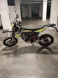 Motociclo per trasporto persone