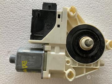 Motorino alzacristallo FIAT BOSCH 0130822665