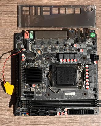 Scheda madre NAS Mini-ITX C246 8xSATA 4xLAN
