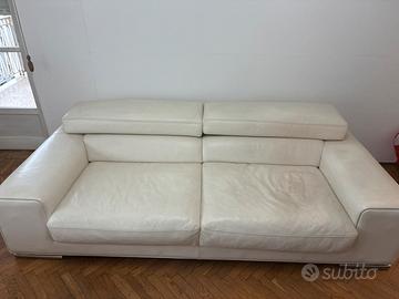 Divano bianco in pelle