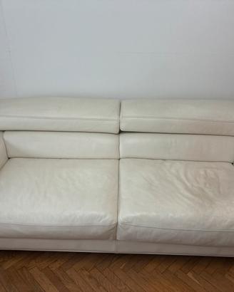 Divano bianco in pelle