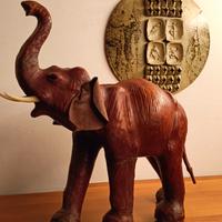 Scultura elefante in pelle vintage 