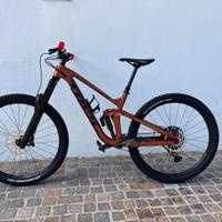 BICI ENDURO BI AMMORTIZZATA